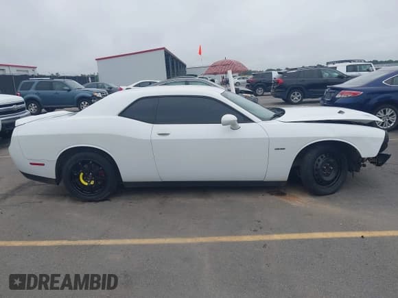 ✅ 2015 Dodge Challenger R/T • VIN: 2C3CDZAT2FH767808 • Лот: 42437609. Опубликован ранее на IAAI с пробегом 173 209 миль. Бесплатный доступ к архиву аукционных продаж из США и подробный отчёт об истории автомобиля на DreamBid. Изображение 13.