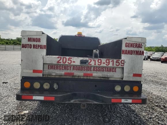 ✅ 2002 Chevrolet Silverado 1500 • VIN: 1GBHC29U62E300518 • Лот: 54900015. Опубликован ранее на Copart с пробегом Не указан. Бесплатный доступ к архиву аукционных продаж из США и подробный отчёт об истории автомобиля на DreamBid. Изображение 6.