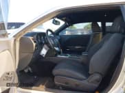 ✅ 2012 Dodge Challenger R/T Classic • VIN: 2C3CDYBTXCH267481 • Lot: 43023279. Wystawiony na IAAI z przebiegiem 96 434 mil. Bezpłatny archiwum sprzedaży aukcyjnych z USA i szczegółowy raport historii pojazdu na DreamBid. Zdjęcie 5.