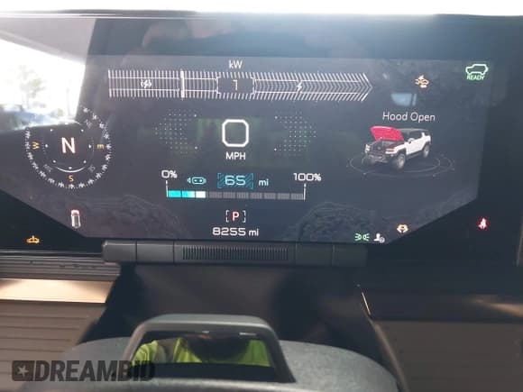 ✅ 2024 GMC Hummer EV 3X • VIN: 1GKB0RDC2RU103495 • Lot: 42884343. Wystawiony na IAAI z przebiegiem 8 255 mil. Bezpłatny archiwum sprzedaży aukcyjnych z USA i szczegółowy raport historii pojazdu na DreamBid. Zdjęcie 7.