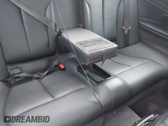 ✅ 2015 BMW 4 Series 428i • VIN: WBA3N3C56FK232443 • Lot: 39235619. Wystawiony na IAAI z przebiegiem 134 041 mil. Bezpłatny archiwum sprzedaży aukcyjnych z USA i szczegółowy raport historii pojazdu na DreamBid. Zdjęcie 8.