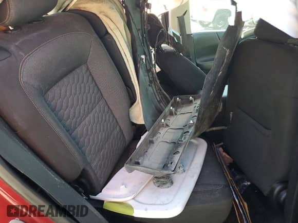 2019 Chevrolet Equinox LT с VIN 3GNAXKEV6KS562102, выставлен на аукционе Copart как лот 81727655 с пробегом Не указан миль и Списание • Salvage title. История ставок и продаж доступна на DreamBid. Изображение 11.