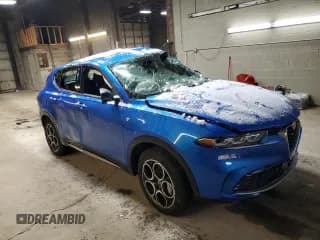 ✅ 2024 Alfa Romeo Tonale Ti • VIN: ZASPATCW0R3039314 • Lot: 84372224. Wystawiony na Copart z przebiegiem Nie podano. Bezpłatny archiwum sprzedaży aukcyjnych z USA i szczegółowy raport historii pojazdu na DreamBid. Zdjęcie 4.