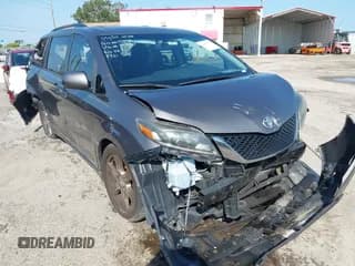 ✅ 2017 Toyota Sienna SE • VIN: 5TDXZ3DC3HS797587 • Lot: 42846571. Listed on IAAI with 154,624 mi. Free auction sales archive from the USA and detailed vehicle history report at DreamBid. Image 1.