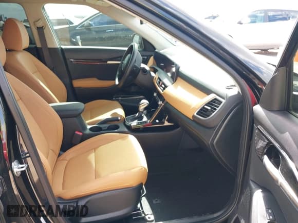 ✅ 2025 Kia Seltos EX • VIN: KNDER2AA8S7727850 • Lot: 43022613. Listed on IAAI with 5,237 mi. Free auction sales archive from the USA and detailed vehicle history report at DreamBid. Image 5.