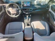 ✅ 2022 Hyundai Kona SEL • VIN: KM8K62AB4NU759782 • Лот: 91185015. Опубликован ранее на Copart с пробегом 10 996 миль. Бесплатный доступ к архиву аукционных продаж из США и подробный отчёт об истории автомобиля на DreamBid. Изображение 8.