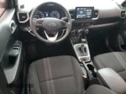 ✅ 2020 Hyundai Venue SEL • VIN: KMHRC8A38LU017613 • Лот: 56161345. Опубликован ранее на Copart с пробегом 26 565 миль. Бесплатный доступ к архиву аукционных продаж из США и подробный отчёт об истории автомобиля на DreamBid. Изображение 8.