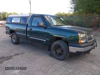 2004 Chevrolet Silverado 1500 LS z VIN 1GCEK14V84E154086, wystawiony jako IAAI lot #43307957 z przebiegiem 243 941 mil mil oraz . Historia ofert i sprzedaży dostępna na DreamBid. Obrazek 1.