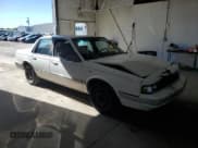 ✅ 1993 Oldsmobile Cutlass Ciera S • VIN: 1G3AG54N2P6313139 • Lot: 85689385. Wystawiony na Copart z przebiegiem 179 210 mil. Bezpłatny archiwum sprzedaży aukcyjnych z USA i szczegółowy raport historii pojazdu na DreamBid. Zdjęcie 4.