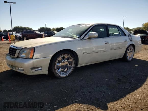 ✅ 2000 Cadillac DeVille • VIN: 1G6KF5799YU225775 • Lot: 82356815. Wystawiony na Copart z przebiegiem 52 022 mil. Bezpłatny archiwum sprzedaży aukcyjnych z USA i szczegółowy raport historii pojazdu na DreamBid. Zdjęcie 1.