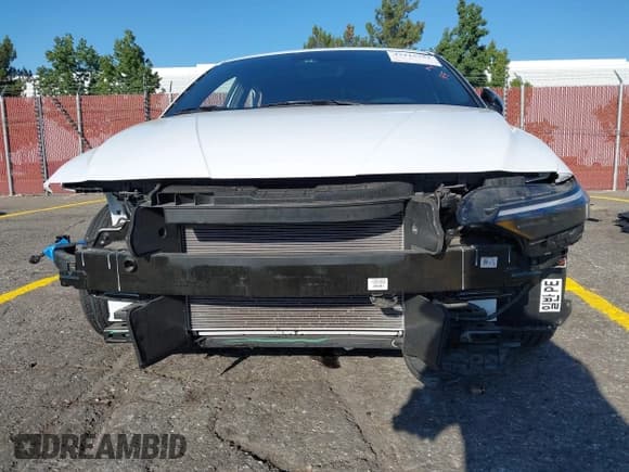 ✅ 2025 Hyundai Elantra SEL Sport • VIN: KMHLM4DG8SU868562 • Lot: 43215752. Listed on IAAI with 6,517 mi. Free auction sales archive from the USA and detailed vehicle history report at DreamBid. Image 6.