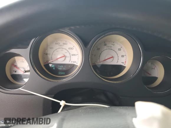 ✅ 2013 Dodge Challenger SXT • VIN: 2C3CDYAG7DH734202 • Lot: 68689034. Wystawiony na Copart z przebiegiem 107 343 mil. Bezpłatny archiwum sprzedaży aukcyjnych z USA i szczegółowy raport historii pojazdu na DreamBid. Zdjęcie 9.