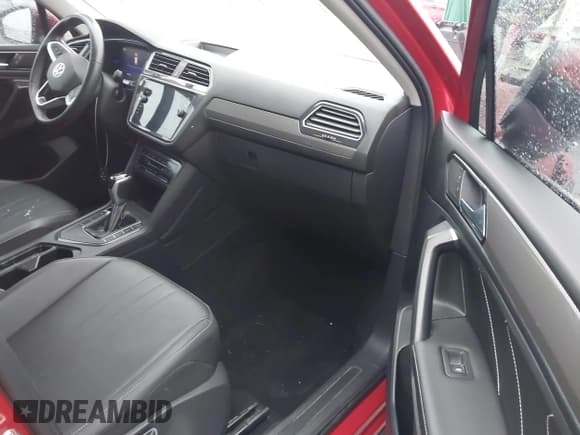 ✅ 2023 Volkswagen Tiguan SE • VIN: 3VV3B7AX4PM022619 • Лот: 43872542. Опубликован ранее на IAAI с пробегом 112 732 миль. Бесплатный доступ к архиву аукционных продаж из США и подробный отчёт об истории автомобиля на DreamBid. Изображение 5.