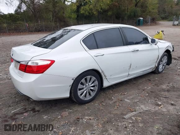 ✅ 2015 Honda Accord EX-L • VIN: 1HGCR2F83FA110329 • Lot: 43563277. Listed on IAAI with 131,121 mi. Free auction sales archive from the USA and detailed vehicle history report at DreamBid. Image 4.