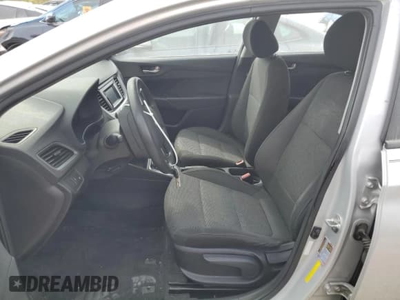 ✅ 2018 Hyundai Accent SE • VIN: 3KPC24A33JE025426 • Lot: 64967354. Wystawiony na Copart z przebiegiem 104 397 mil. Bezpłatny archiwum sprzedaży aukcyjnych z USA i szczegółowy raport historii pojazdu na DreamBid. Zdjęcie 7.