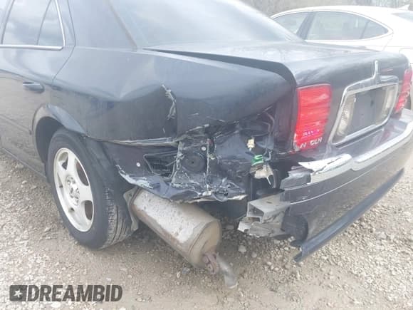 ✅ 2000 Lincoln LS • VIN: 1LNHM87A6YY879355 • Lot: 41917760. Wystawiony na IAAI z przebiegiem 70 457 mil. Bezpłatny archiwum sprzedaży aukcyjnych z USA i szczegółowy raport historii pojazdu na DreamBid. Zdjęcie 6.