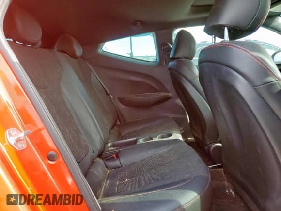 2019 Hyundai Veloster 2.0 z VIN KMHTG6AFXKU002926, wystawiony jako Copart lot #61302865 z przebiegiem 27 893 mil mil oraz Czysty tytuł • Clean title. Historia ofert i sprzedaży dostępna na DreamBid. Obrazek 10.