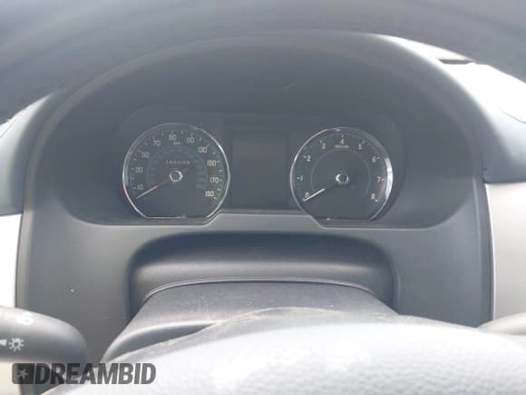 ✅ 2013 Jaguar XF RWD • VIN: SAJWA0ES6DPS96674 • Lot: 41594788. Wystawiony na IAAI z przebiegiem Nie podano. Bezpłatny archiwum sprzedaży aukcyjnych z USA i szczegółowy raport historii pojazdu na DreamBid. Zdjęcie 7.