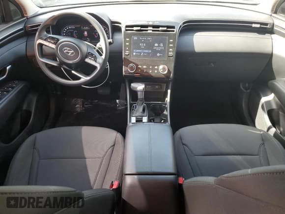 ✅ 2022 Hyundai Tucson SE • VIN: 5NMJA3AE3NH014320 • Lot: 66007335. Wystawiony na Copart z przebiegiem 30 123 mil. Bezpłatny archiwum sprzedaży aukcyjnych z USA i szczegółowy raport historii pojazdu na DreamBid. Zdjęcie 8.