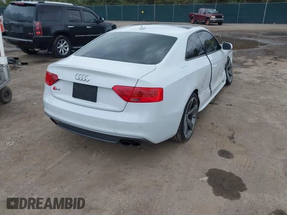 ✅ 2014 Audi S5 Premium Plus • VIN: WAUCGAFR3EA040611 • Lot: 41972954. Listed on IAAI with 79,716 mi. Free auction sales archive from the USA and detailed vehicle history report at DreamBid. Image 4.