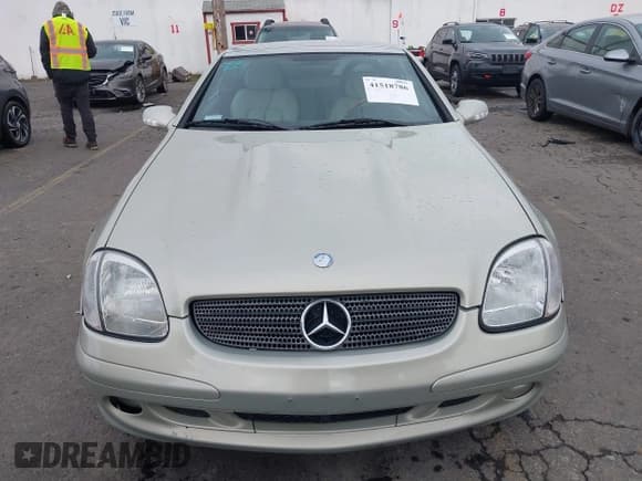 ✅ 2002 Mercedes-Benz SLK 230 Kompressor • VIN: WDBKK49F82F260243 • Лот: 41518786. Опубликован ранее на IAAI с пробегом 118 026 миль. Бесплатный доступ к архиву аукционных продаж из США и подробный отчёт об истории автомобиля на DreamBid. Изображение 12.