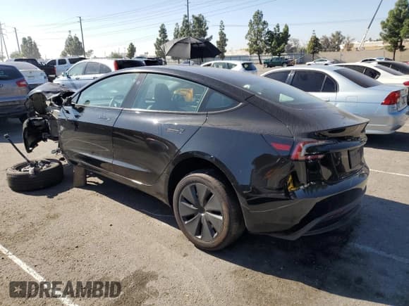 ✅ 2024 Tesla Model 3 Long Range • VIN: 5YJ3E1EB7RF796033 • Lot: 90671645. Wystawiony na Copart z przebiegiem Nie podano. Bezpłatny archiwum sprzedaży aukcyjnych z USA i szczegółowy raport historii pojazdu na DreamBid. Zdjęcie 2.