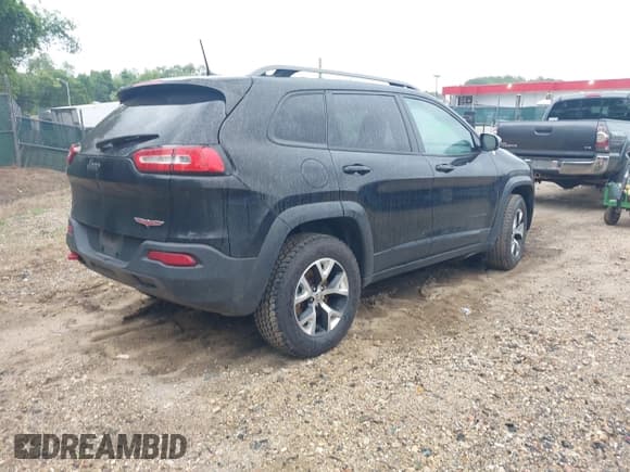 ✅ 2017 Jeep Cherokee Trailhawk L Plus • VIN: 1C4PJMBB3HW543353 • Lot: 42311248. Wystawiony na IAAI z przebiegiem 151 060 mil. Bezpłatny archiwum sprzedaży aukcyjnych z USA i szczegółowy raport historii pojazdu na DreamBid. Zdjęcie 4.