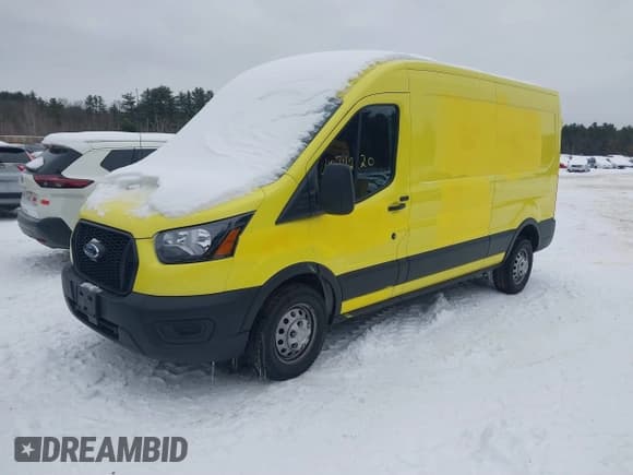 ✅ 2023 Ford Transit Cargo • VIN: 1FTBR2C81PKB94435 • Lot: 41374220. Wystawiony na IAAI z przebiegiem 18 232 mil. Bezpłatny archiwum sprzedaży aukcyjnych z USA i szczegółowy raport historii pojazdu na DreamBid. Zdjęcie 2.