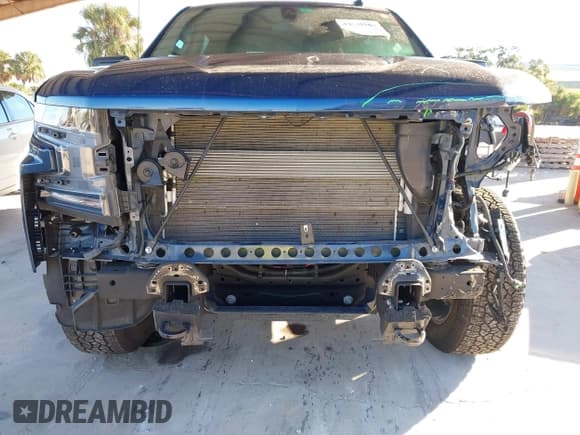 ✅ 2022 Chevrolet Silverado 1500 RST • VIN: 1GCUYEEDXNZ137209 • Лот: 43530163. Опубликован ранее на IAAI с пробегом 43 266 миль. Бесплатный доступ к архиву аукционных продаж из США и подробный отчёт об истории автомобиля на DreamBid. Изображение 6.