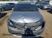 ✅ 2019 Chrysler Pacifica Hybrid Limited • VIN: 2C4RC1N78KR640153 • Лот: 85349195. Опубликован ранее на Copart с пробегом 102 444 миль. Бесплатный доступ к архиву аукционных продаж из США и подробный отчёт об истории автомобиля на DreamBid. Изображение 5.