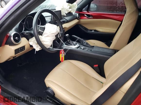 ✅ 2017 Mazda MX-5 Miata Grand Touring • VIN: JM1NDAM71H0105195 • Лот: 71198462. Опубликован ранее на Copart с пробегом 24 556 миль. Бесплатный доступ к архиву аукционных продаж из США и подробный отчёт об истории автомобиля на DreamBid. Изображение 7.