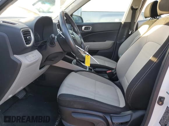 ✅ 2021 Hyundai Venue SEL • VIN: KMHRC8A3XMU063820 • Lot: 50095625. Listed on Copart with 25,348 mi. Free auction sales archive from the USA and detailed vehicle history report at DreamBid. Image 7.
