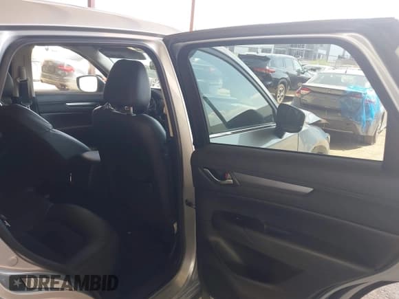 ✅ 2020 Mazda CX-5 Touring • VIN: JM3KFACM8L1770738 • Lot: 43237475. Wystawiony na IAAI z przebiegiem 96 169 mil. Bezpłatny archiwum sprzedaży aukcyjnych z USA i szczegółowy raport historii pojazdu na DreamBid. Zdjęcie 8.