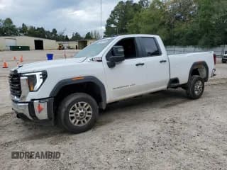 ✅ 2025 GMC Sierra 2500HD • VIN: 1GT5ULEY2SF259194 • Лот: 83847635. Опубликован ранее на Copart с пробегом 5 781 миль. Бесплатный доступ к архиву аукционных продаж из США и подробный отчёт об истории автомобиля на DreamBid. Изображение 1.