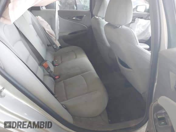 2019 Chevrolet Malibu LS z VIN 1G1ZC5ST9KF138566, wystawiony jako IAAI lot #42579516 z przebiegiem 176 166 mil mil oraz . Historia ofert i sprzedaży dostępna na DreamBid. Obrazek 8.