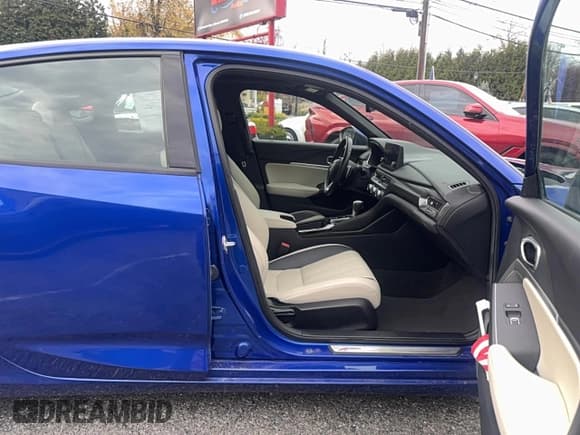 ✅ 2024 Acura Integra w/A-Spec Package • VIN: 19UDE4H35RA000285 • Lot: 93373795. Wystawiony na Copart z przebiegiem 22 746 mil. Bezpłatny archiwum sprzedaży aukcyjnych z USA i szczegółowy raport historii pojazdu na DreamBid. Zdjęcie 5.