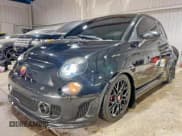 ✅ 2013 FIAT 500 Abarth • VIN: 3C3CFFFH9DT664970 • Lot: 62614615. Wystawiony na Copart z przebiegiem 121 686 mil. Bezpłatny archiwum sprzedaży aukcyjnych z USA i szczegółowy raport historii pojazdu na DreamBid. Zdjęcie 2.