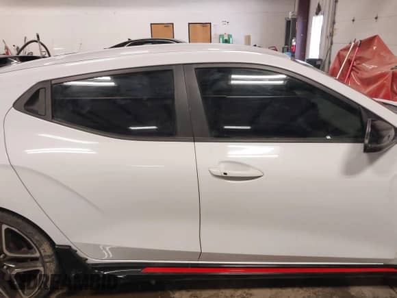 2020 Hyundai Veloster z VIN KMHT36AHXLU007297, wystawiony jako IAAI lot #41557520 z przebiegiem 42 934 mil mil oraz . Historia ofert i sprzedaży dostępna na DreamBid. Obrazek 13.