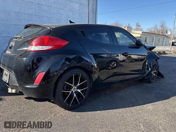 ✅ 2014 Hyundai Veloster • VIN: KMHTC6AD7EU184728 • Lot: 88989725. Wystawiony na Copart z przebiegiem 95 191 mil. Bezpłatny archiwum sprzedaży aukcyjnych z USA i szczegółowy raport historii pojazdu na DreamBid. Zdjęcie 4.