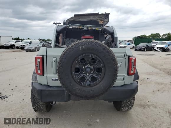 ✅ 2023 Ford Bronco • VIN: 1FMEE5DP1PLB38727 • Lot: 62945695. Wystawiony na Copart z przebiegiem 25 342 mil. Bezpłatny archiwum sprzedaży aukcyjnych z USA i szczegółowy raport historii pojazdu na DreamBid. Zdjęcie 6.