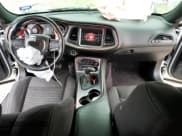 ✅ 2017 Dodge Challenger R/T • VIN: 2C3CDZBT5HH522485 • Lot: 72470342. Wystawiony na Copart z przebiegiem 51 156 mil. Bezpłatny archiwum sprzedaży aukcyjnych z USA i szczegółowy raport historii pojazdu na DreamBid. Zdjęcie 8.