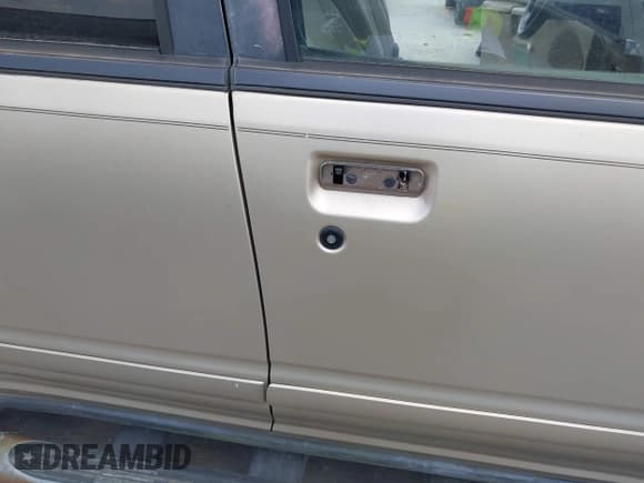 ✅ 1999 Ford Explorer XL • VIN: 1FMZU32X1XZB10743 • Lot: 42562171. Listed on IAAI with 247,478 mi. Free auction sales archive from the USA and detailed vehicle history report at DreamBid. Image 13.