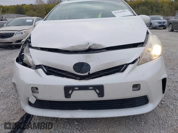 ✅ 2014 Toyota Prius Three • VIN: JTDZN3EU7E3330472 • Lot: 43549956. Listed on IAAI with 181,682 mi. Free auction sales archive from the USA and detailed vehicle history report at DreamBid. Image 6.