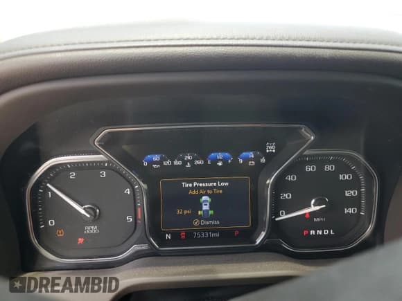 ✅ 2022 GMC Sierra 3500HD Denali • VIN: 1GT49WEY3NF358156 • Lot: 63407085. Wystawiony na Copart z przebiegiem 75 331 mil. Bezpłatny archiwum sprzedaży aukcyjnych z USA i szczegółowy raport historii pojazdu na DreamBid. Zdjęcie 9.