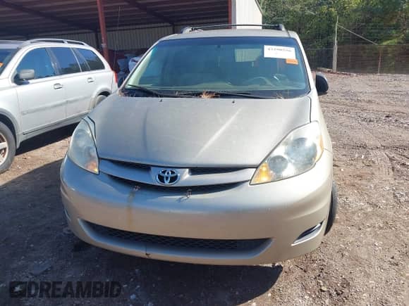 2009 Toyota Sienna CE z VIN 5TDZK23C89S258540, wystawiony jako IAAI lot #43298556 z przebiegiem 185 846 mil mil oraz . Historia ofert i sprzedaży dostępna na DreamBid. Obrazek 6.
