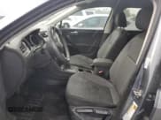 ✅ 2019 Volkswagen Tiguan S • VIN: 3VV1B7AX2KM072600 • Лот: 59640235. Опубликован ранее на Copart с пробегом 200 968 миль. Бесплатный доступ к архиву аукционных продаж из США и подробный отчёт об истории автомобиля на DreamBid. Изображение 7.