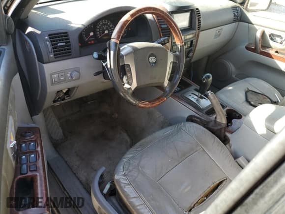 ✅ 2005 Kia Sorento LX • VIN: KNDJC733955370772 • Лот: 85341225. Опубликован ранее на Copart с пробегом 165 343 миль. Бесплатный доступ к архиву аукционных продаж из США и подробный отчёт об истории автомобиля на DreamBid. Изображение 8.