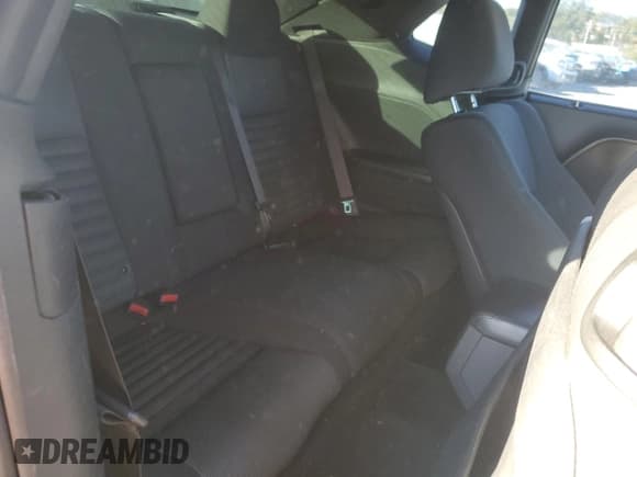 ✅ 2014 Dodge Challenger R/T 100th Anniversary Appearance • VIN: 2C3CDYBT8EH276988 • Lot: 76161214. Wystawiony na Copart z przebiegiem 101 970 mil. Bezpłatny archiwum sprzedaży aukcyjnych z USA i szczegółowy raport historii pojazdu na DreamBid. Zdjęcie 10.