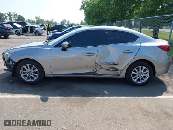 ✅ 2014 Mazda 3 i Touring • VIN: JM1BM1V72E1147169 • Лот: 42831395. Опубликован ранее на IAAI с пробегом 198 785 миль. Бесплатный доступ к архиву аукционных продаж из США и подробный отчёт об истории автомобиля на DreamBid. Изображение 12.