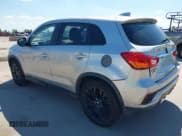 ✅ 2018 Mitsubishi Outlander ES • VIN: JA4AR3AU7JU004161 • Lot: 43094528. Wystawiony na IAAI z przebiegiem 73 689 mil. Bezpłatny archiwum sprzedaży aukcyjnych z USA i szczegółowy raport historii pojazdu na DreamBid. Zdjęcie 3.
